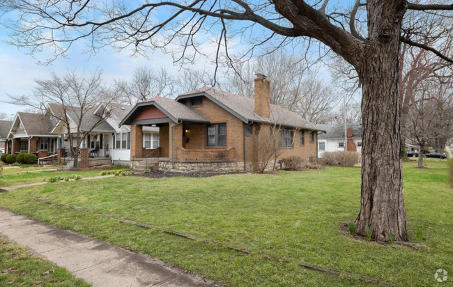 Building Photo - Quaint home in a quiet neighborhood