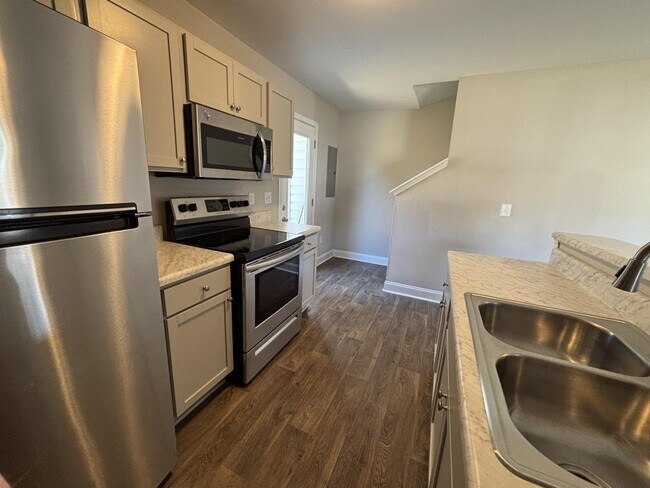 121 Rubin Ave