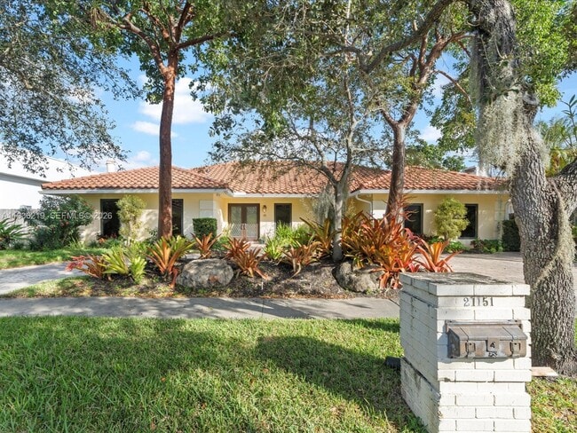 Building Photo - 21151 NE 22nd Ct