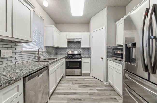 Photo - 8030 Log Hollow Dr