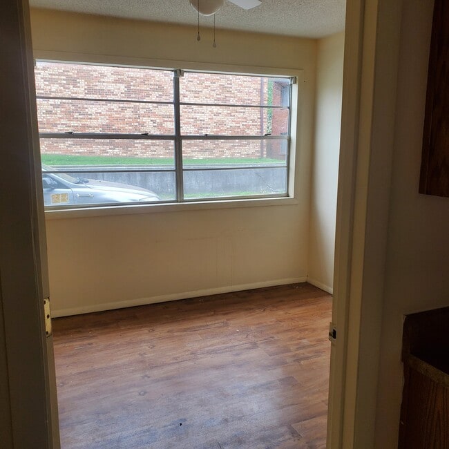 Photo - 1234 E Elm St Unit F17