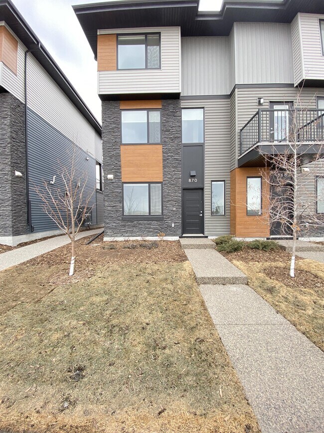 Photo - 870 Cornerstone Blvd NE