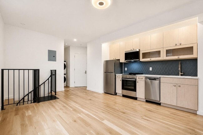 Building Photo - 524 W 134th St