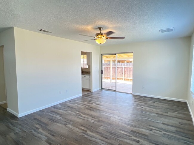 Photo - 10917 Cave Ave