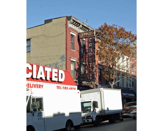 Photo - 647 Grand St