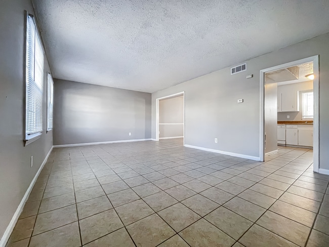Charlotte NC Apartments For Rent | Arcadian Village | Spacious Living Area