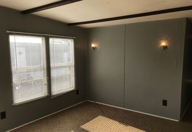 Photo - 1738 Strickland Bridge Rd