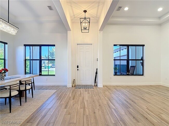 Photo - 5023 Salerno St