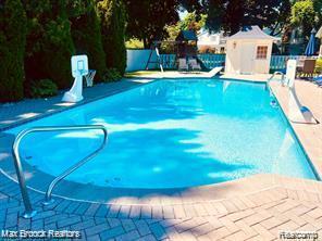 Photo - 4784 Valleyview Dr S