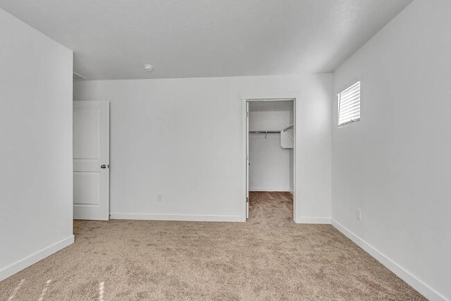 597 N Scuttlebutt Ln