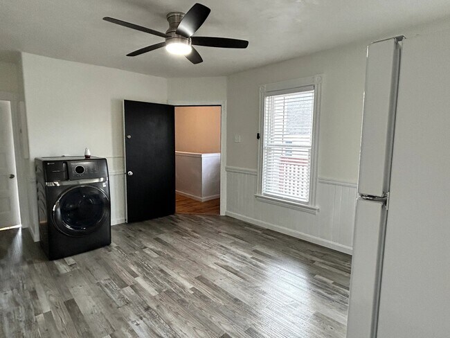 201 Cartier St Unit 2