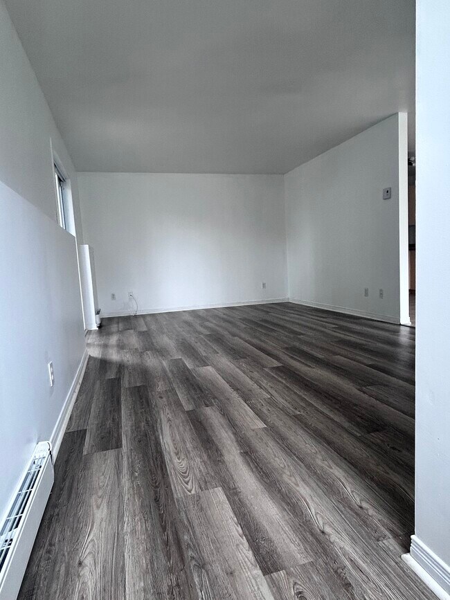 Salon - 575 Rue De Sainte-Maxime Unité 1