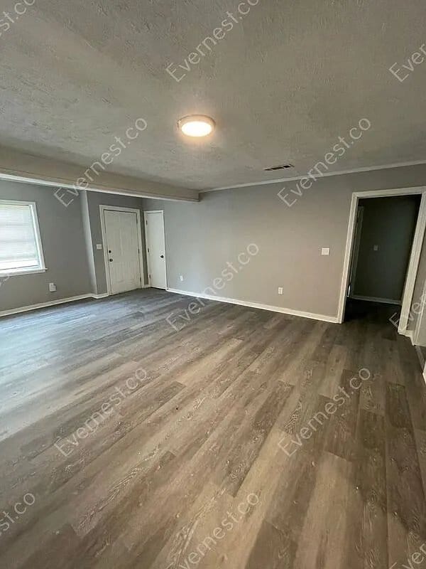 Photo - 314 Josanna St