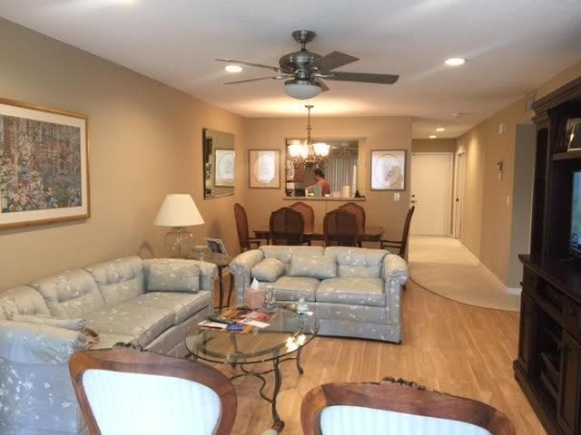 Building Photo - 13886 Vía Flora