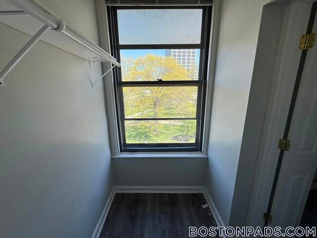 Photo - 60 Franklin St Unidad 404