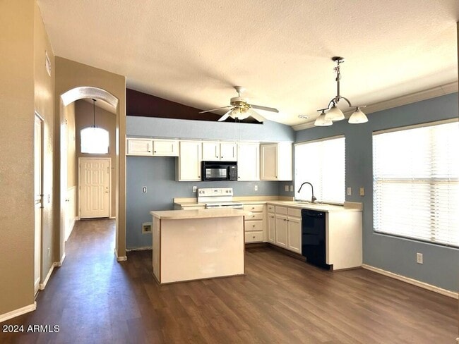 Photo - 1801 E Toledo St