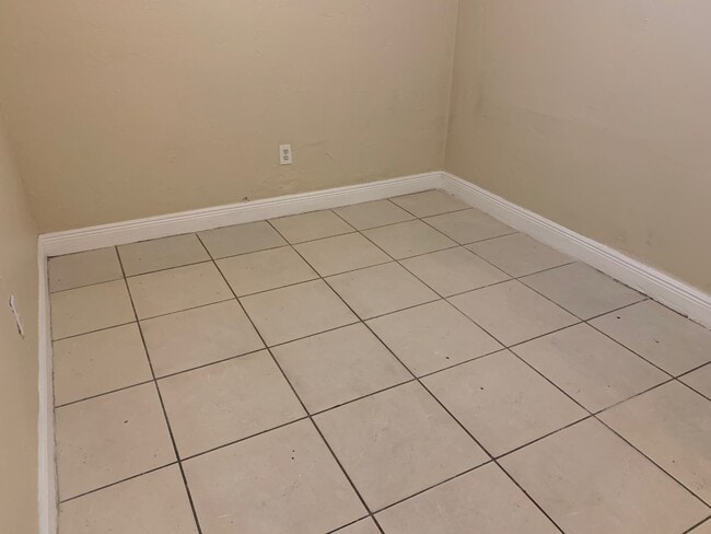 Photo - 825 N 19th Ave Hollywood, FL 33020-3596
