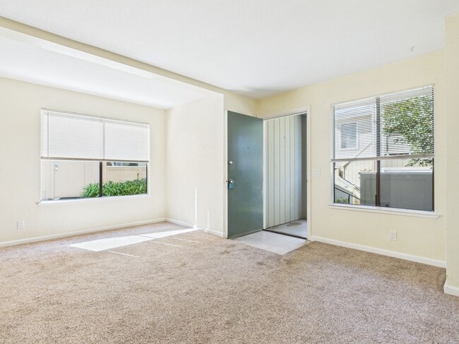Photo - AVAILABLE 3/25 - 1 bed 1 bath condo in Monterey