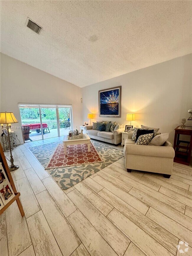 Building Photo - 685 SW 198th Ter Rental