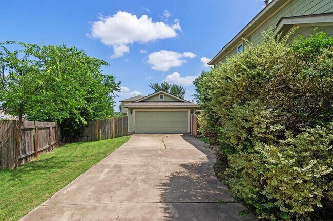 Photo - 2733 Crimson Sky Ct