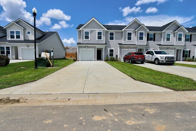 Photo - 211 River Birch Ln