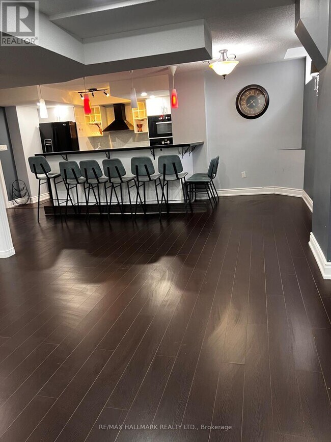 Photo - 144 Baycliffe Dr