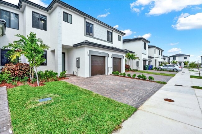 Building Photo - 13642 SW 157th Pl
