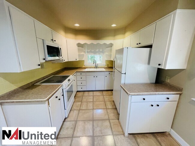 Photo - 3 bedroom, 2 bathroom near Grandview Park