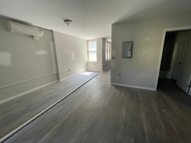 Photo - 1017 W Hamilton St Unit 1