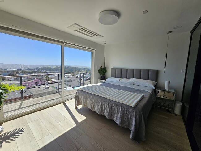 Photo - 158 Santa Barbara Ave