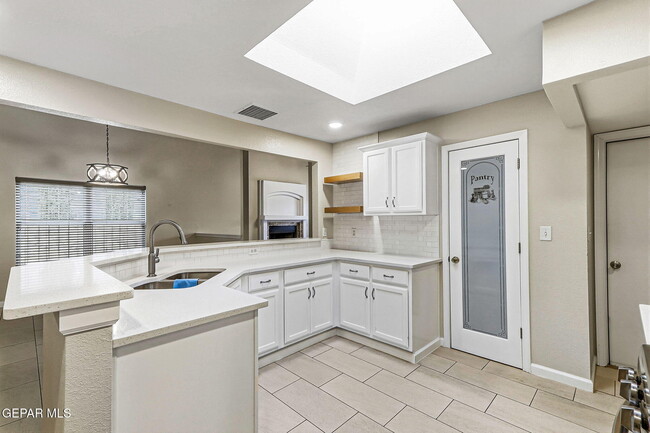 Photo - 1308 Rose Bud Ln