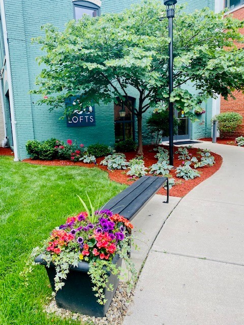 Patio - West 25th Street Lofts