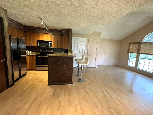 Photo - 1011 Crystal Way