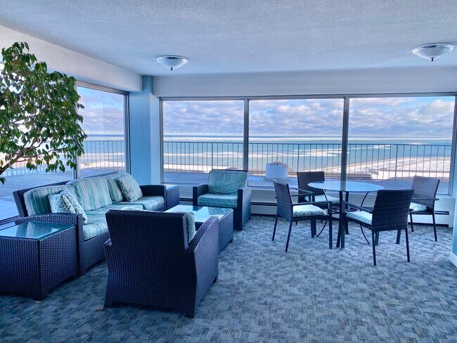 Photo - 1919 N Summit Ave Unidad 8C