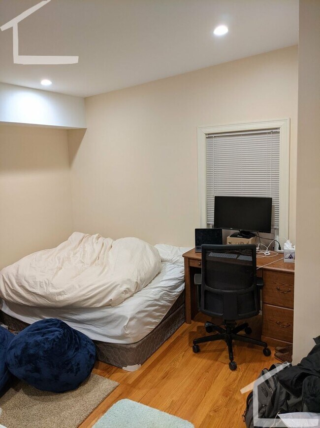 Photo - Charming 4 Bedroom-No broker Fee