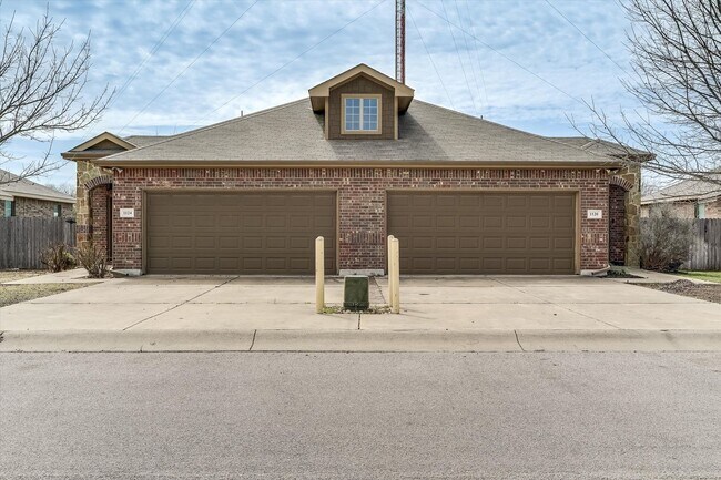 Photo - AVAILABLE NOW! Beautiful 3 Bedroom Townhome Located in Georgetown, TX!