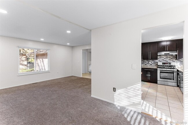 Photo - 22582 Winfield Rd