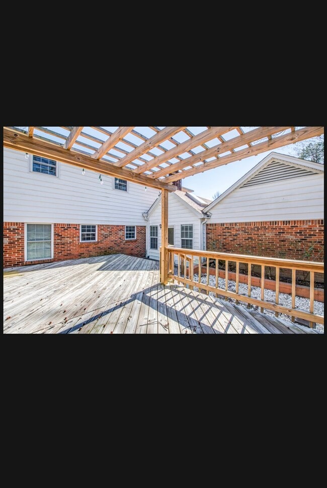 Photo - 2387 Hickory Crest Dr