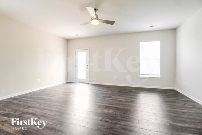 Photo - 808 Birchcrest Wy