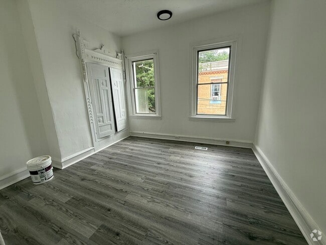 Building Photo - Spacious 2-Bedroom Home in North Central P...