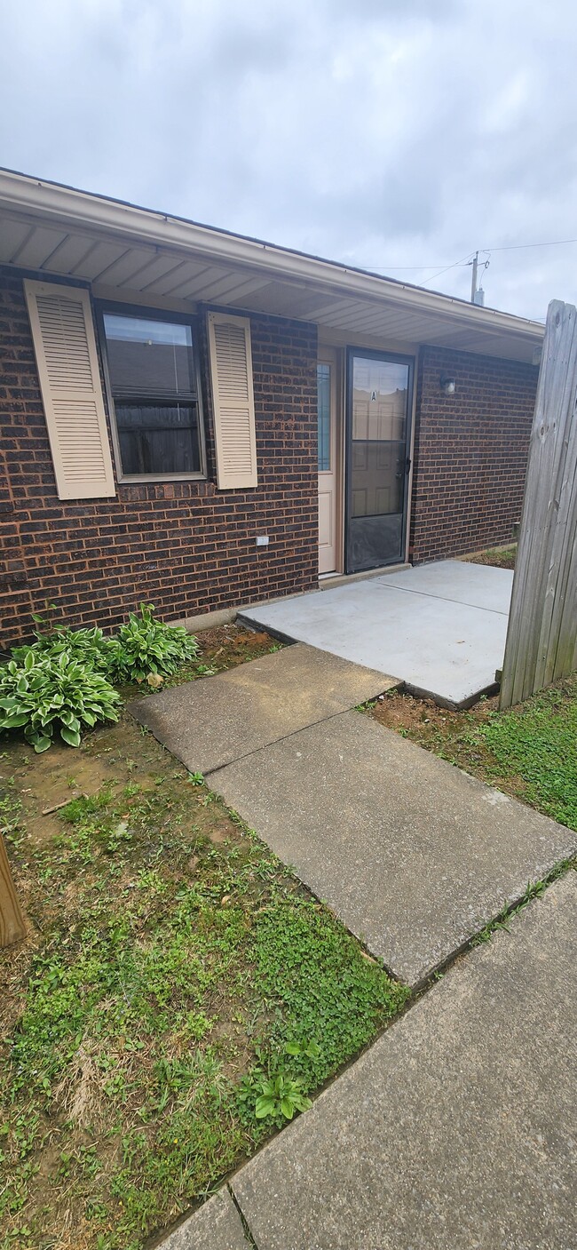 Photo - 930 Pepper Tree Ln Apartments Unit 930 Peppertree A