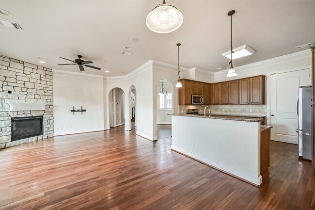 Photo - 11025 Robin Hood Ct