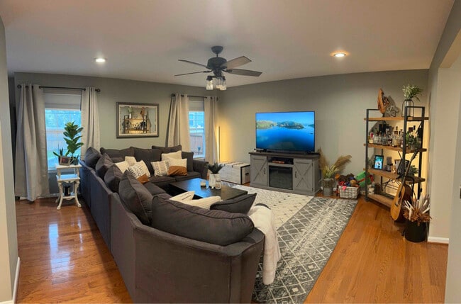 Photo - 148 W Earleigh Heights Rd