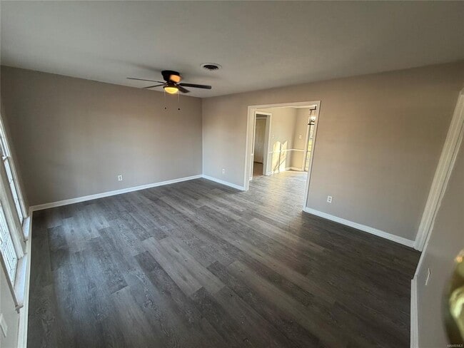 Photo - 350 Southlawn Dr