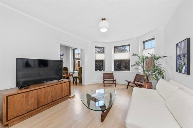 Photo - 118 Riverway Unidad 32