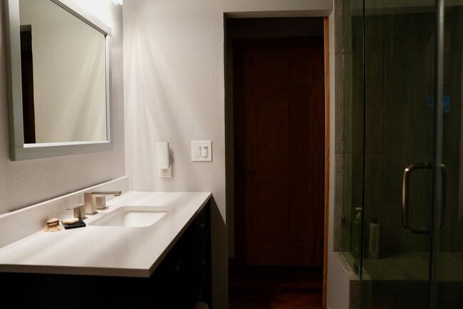 Photo - Nice house in Stateline available Septembe...