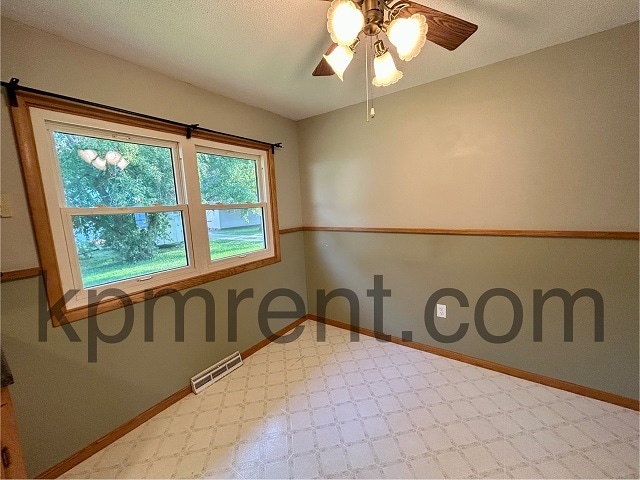 Photo - 103 W 6th St