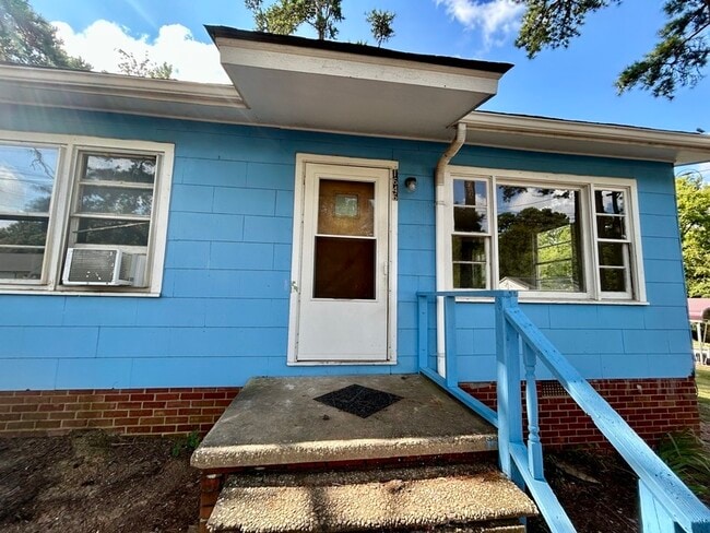 Photo - 1646 Amhurst St