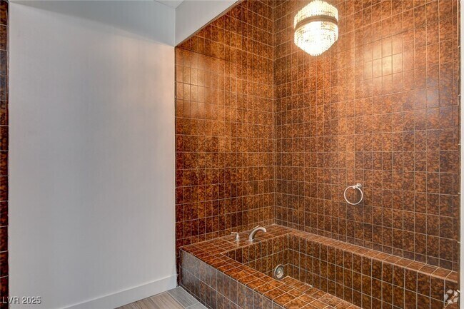 Building Photo - 945 Vegas Valley Dr Rental