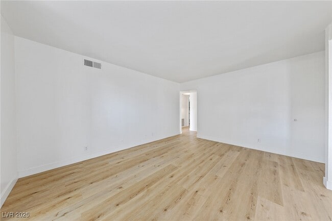 Photo - 1390 E Vegas Valley Dr Unit 25